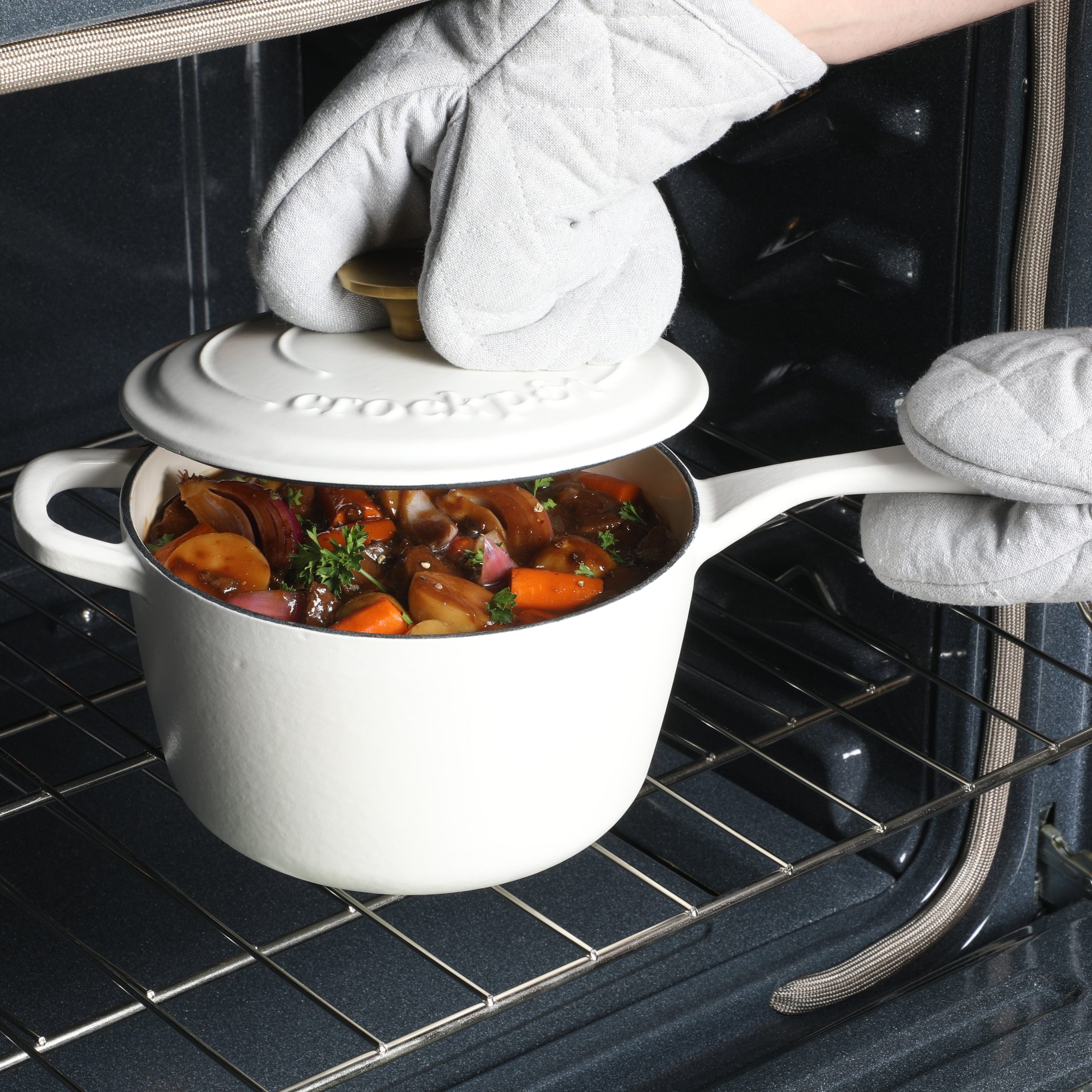 Crock-Pot 3 Qt Enamel Cast Iron Sauce Pan W/Lid - Image 4