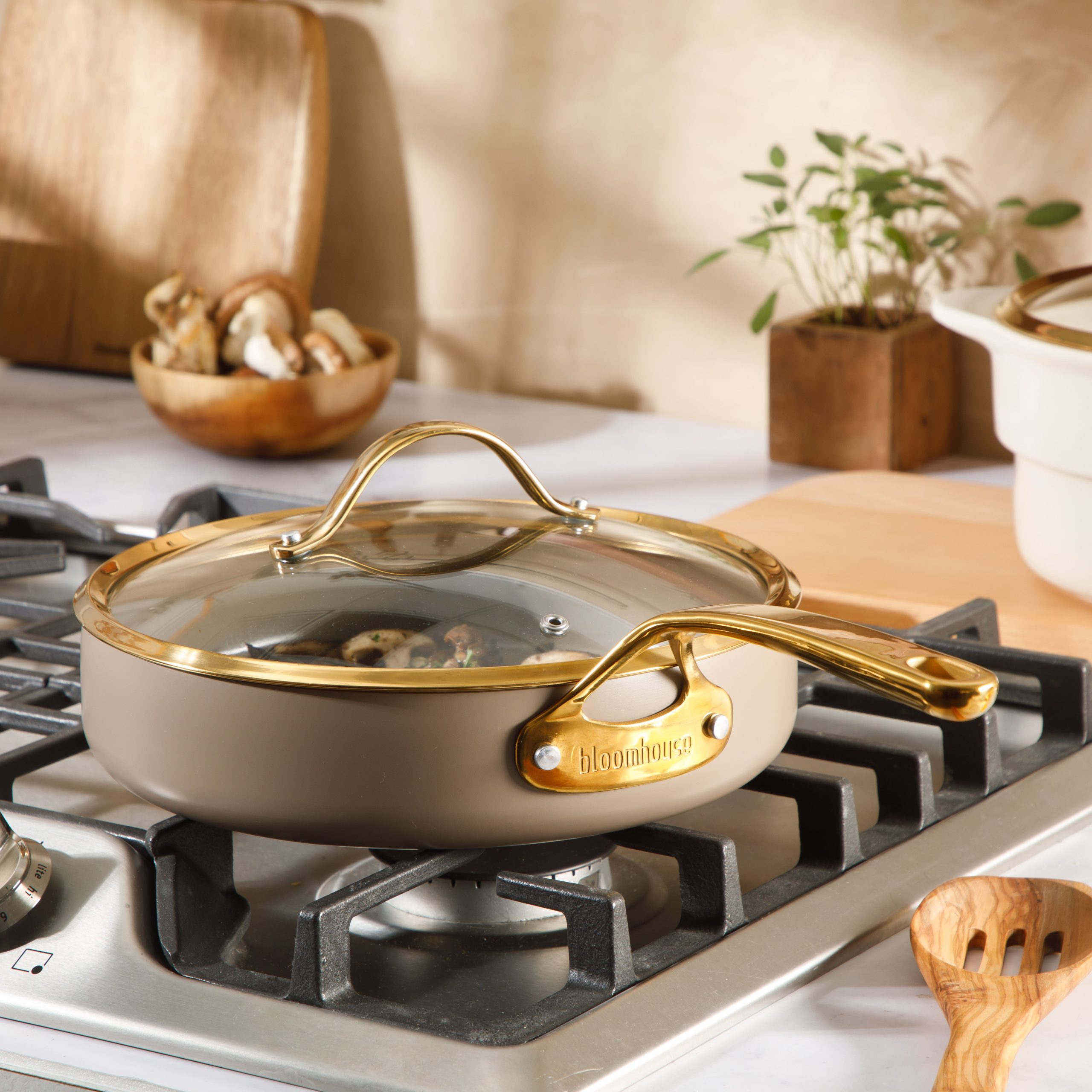 Bloomhouse 10 Inch Heavy Duty Aluminum Premium PFA Free Ceramic Nonstick Saute/Deep Frying Pan Skillet with Lid - Linen White with Gold Handle - Image 11