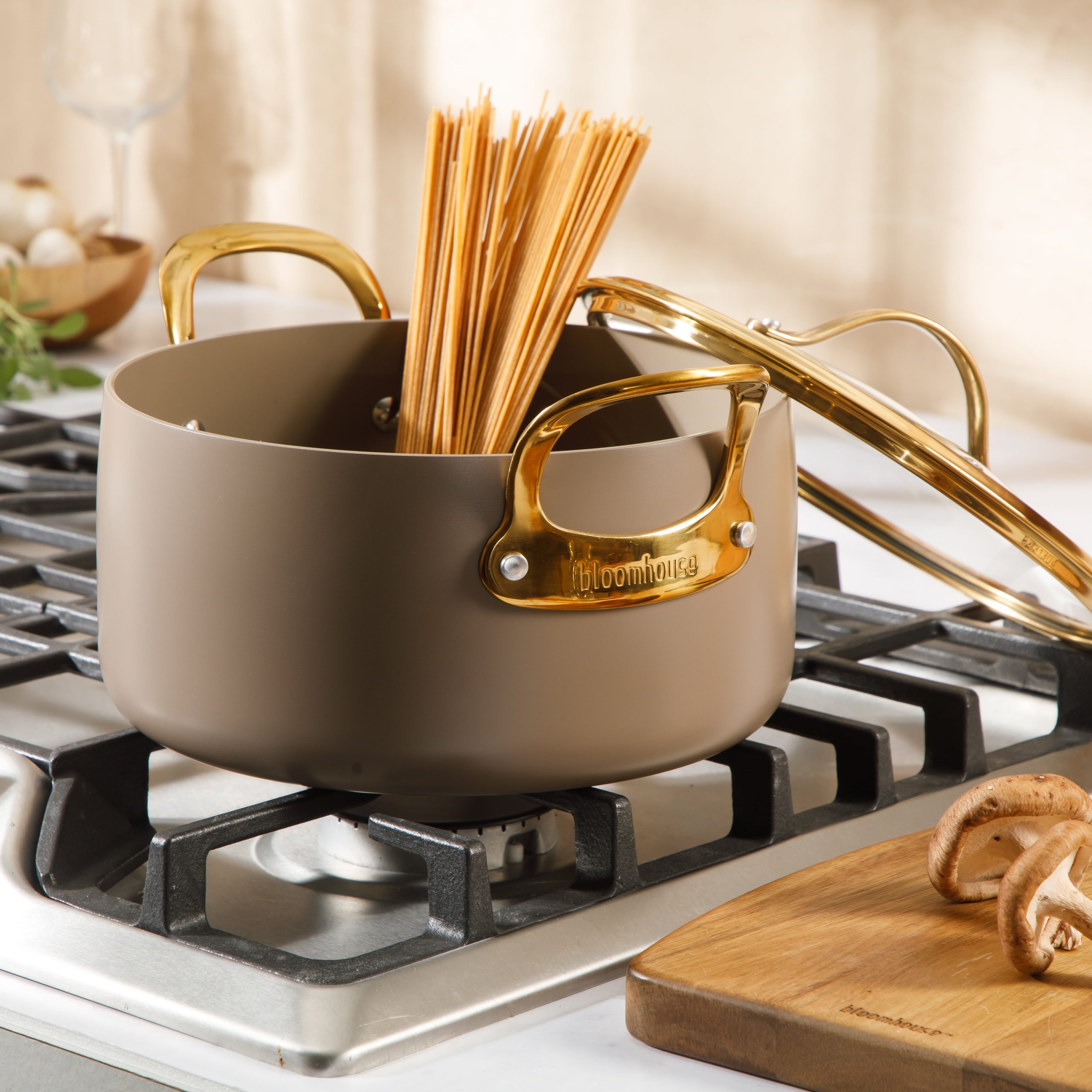 Bloomhouse 6 Quart Heavy Duty Aluminum Premium PFA Free Ceramic Nonstick Dutch Oven Pot with Lid - Linen White with Gold Handle - Image 11