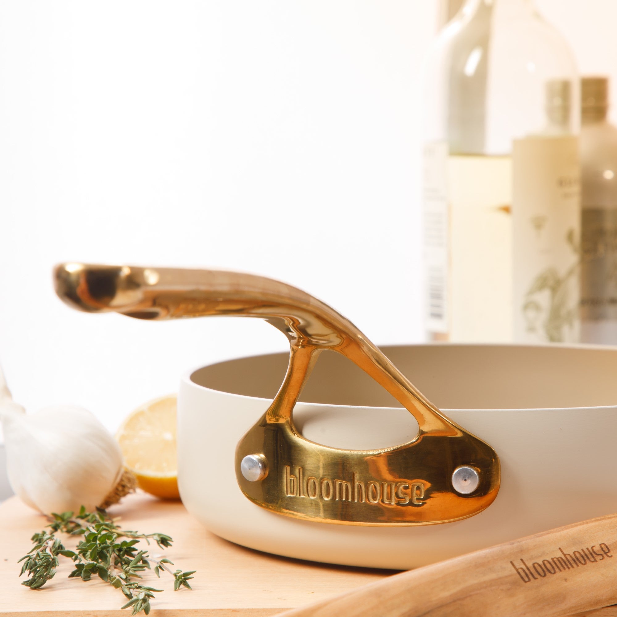 Bloomhouse 8 Inch Heavy Duty Aluminum Premium PFA Free Ceramic Nonstick Saute/Deep Frying Pan Skillet - Linen White with Gold Handle - Image 4