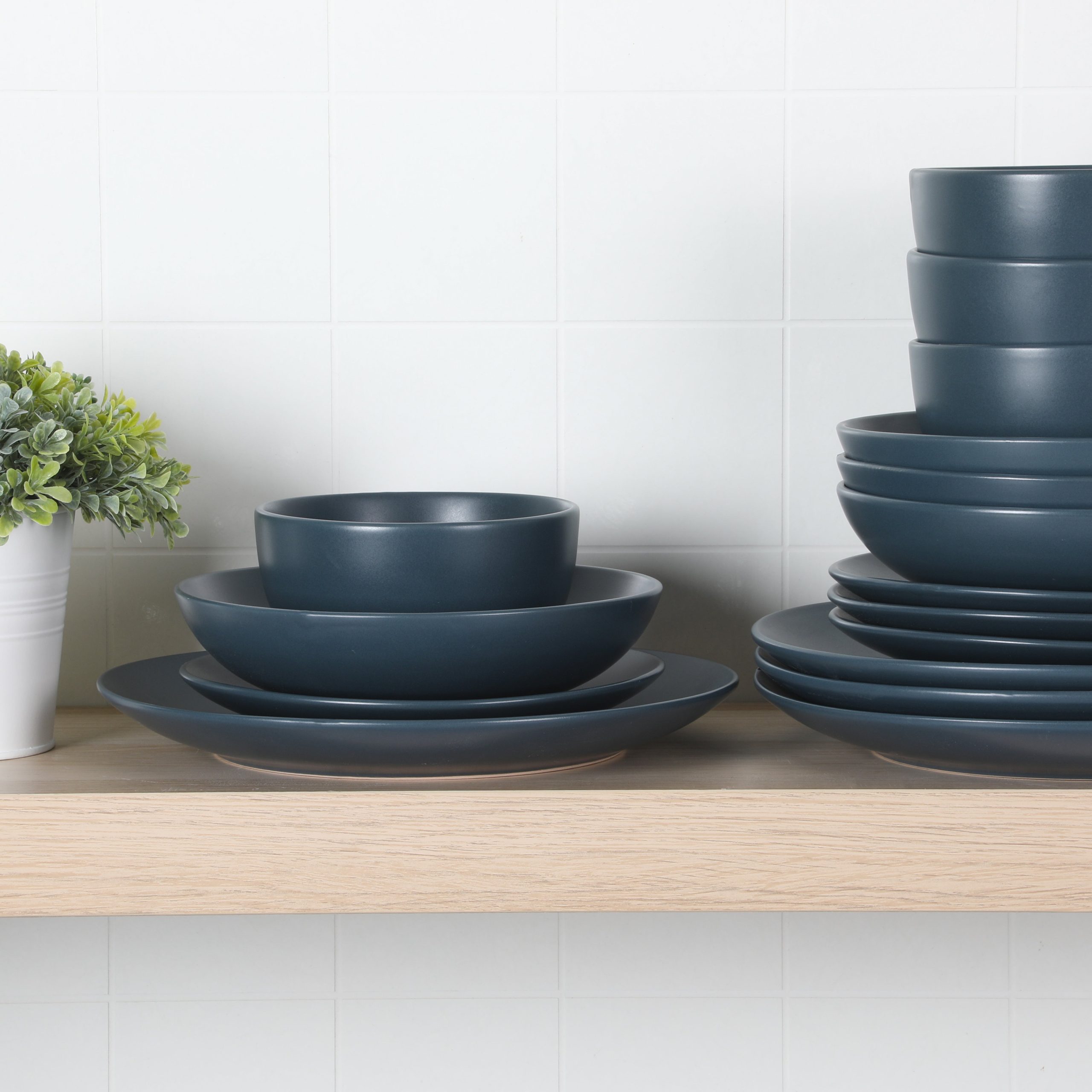 Gibson Home Queenslane 16 Piece Double Bowl Plates and Bowls Dinnerware Set - Image 9