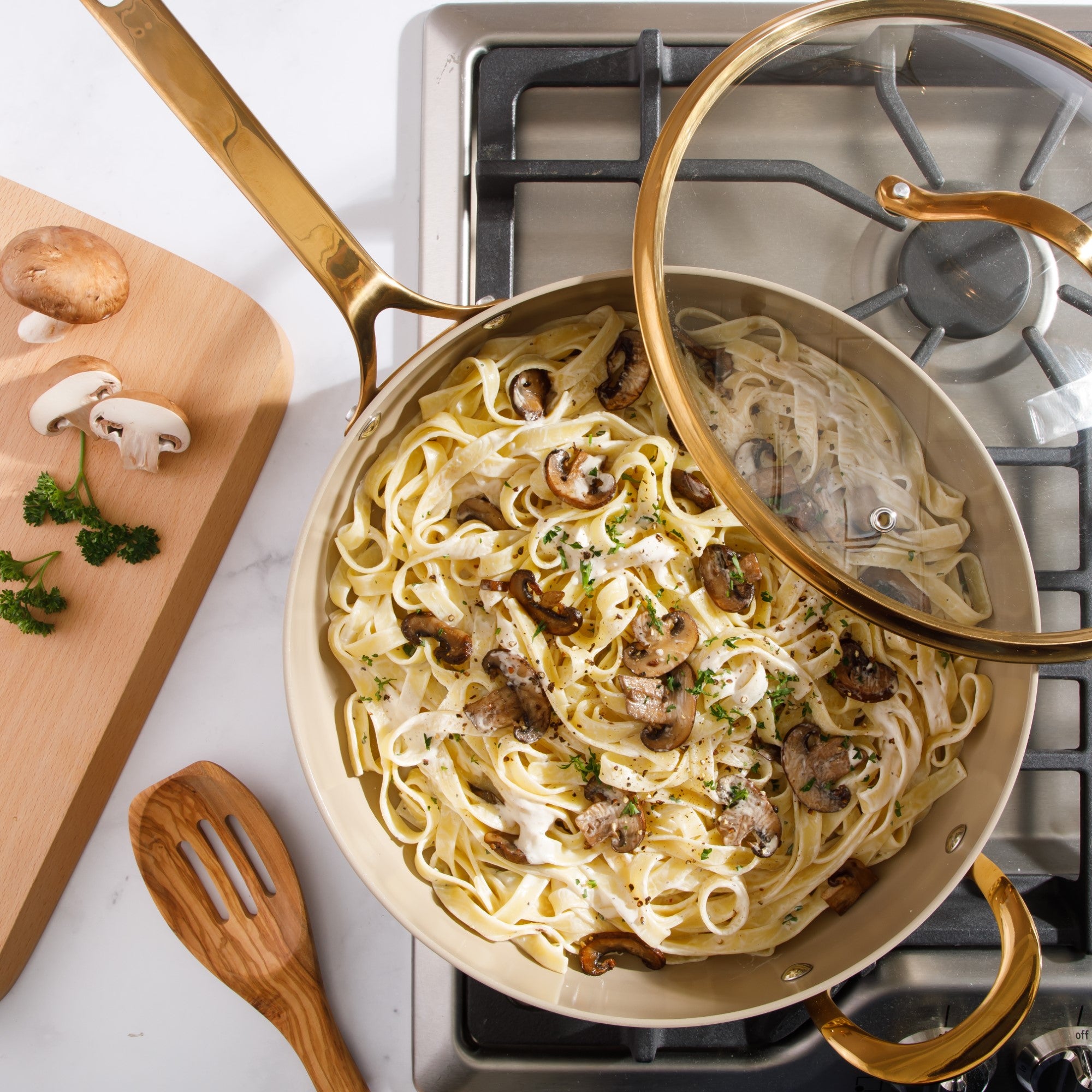 Bloomhouse 6 QT Heavy Duty Aluminum Premium PFA Free Ceramic Nonstick Saute/Deep Frying Pan Skillet with Lid - Linen White with Gold Handle - Image 5