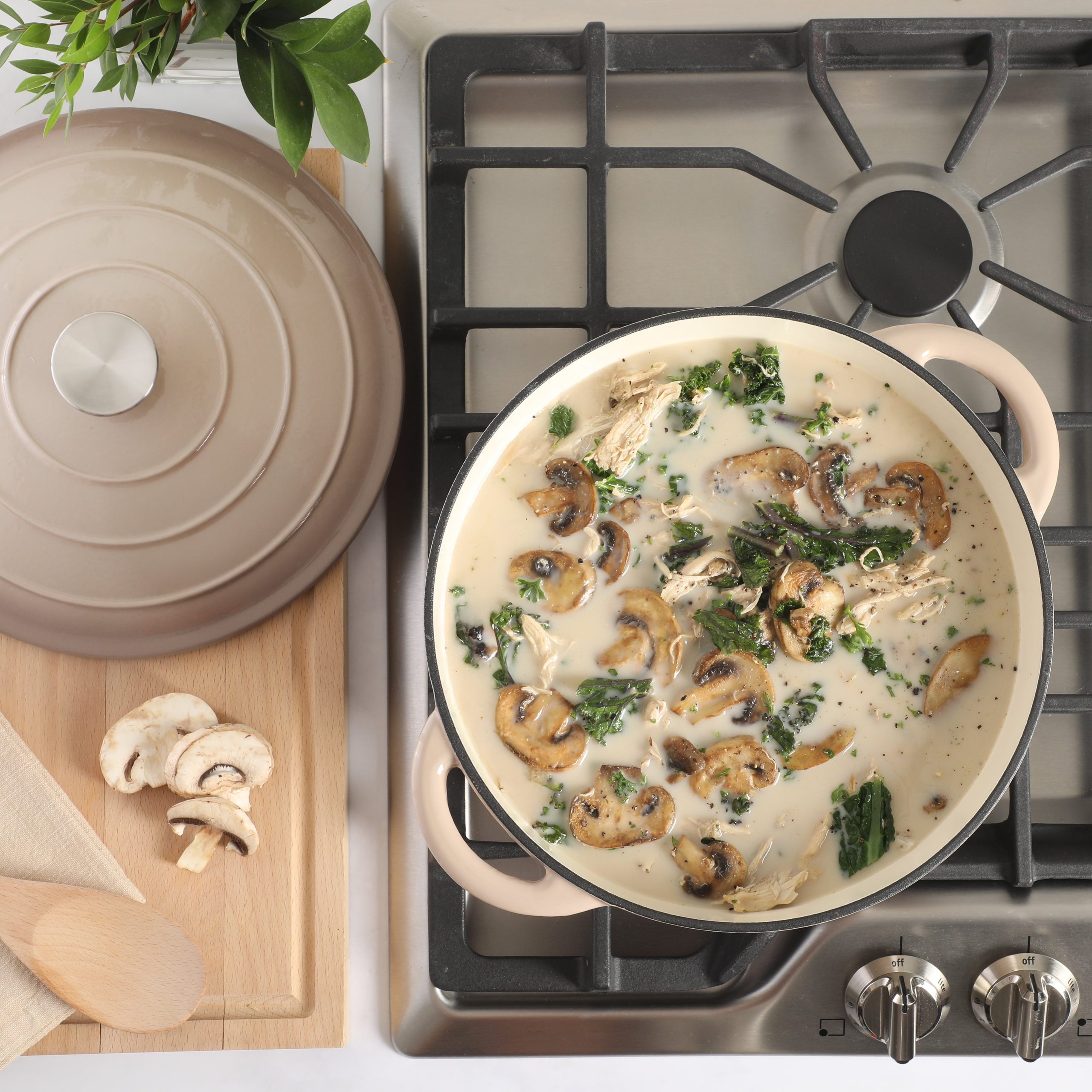 Gibson Home Addlestone 7 Quart Enameled Cast Iron Dutch Oven - Image 10