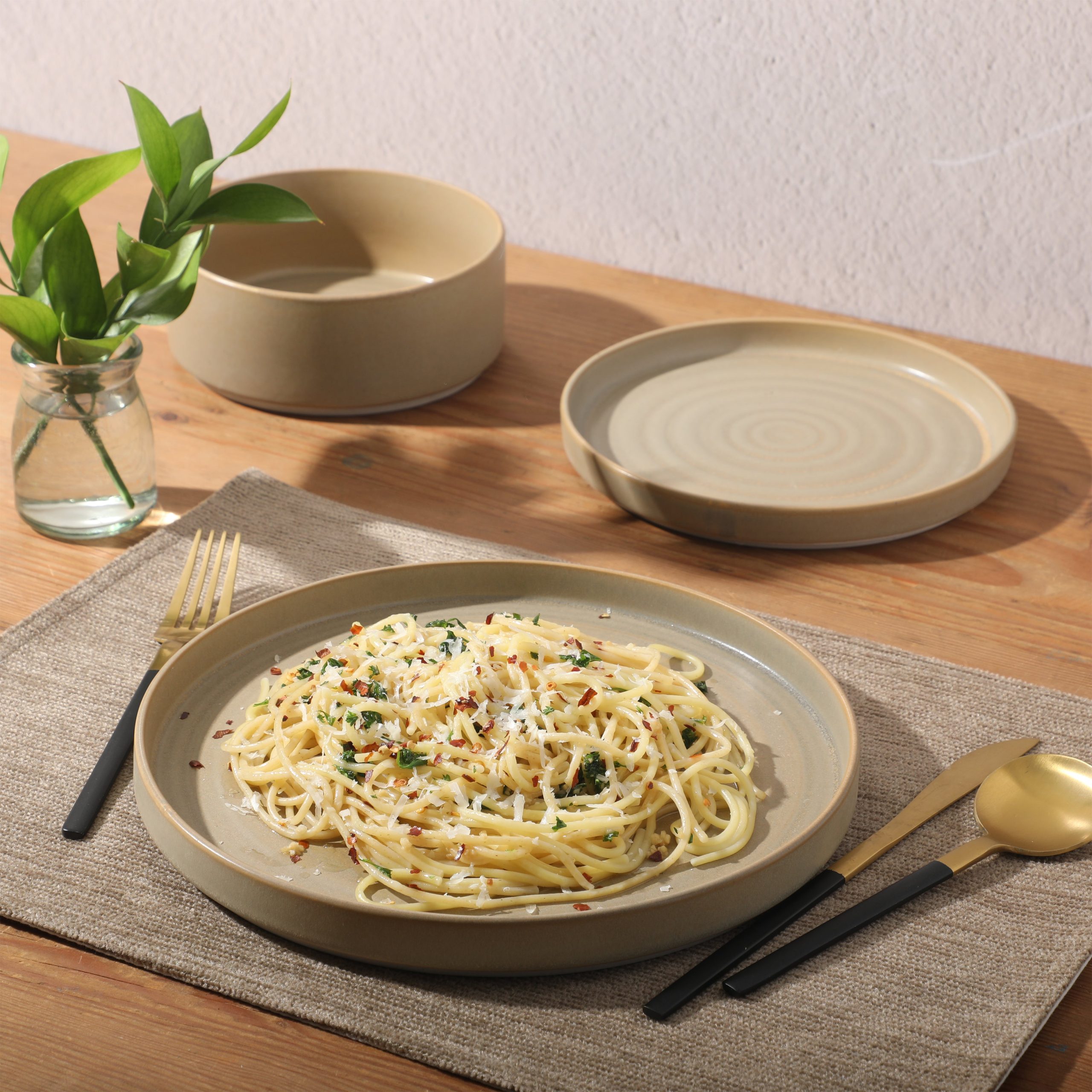 Gibson Elite Echo Bay 12 Piece Porcelain Reactive Glaze (Service for 4) Ceramic Plates and Bowls Modern Stackable Dinnerware Set - Image 9