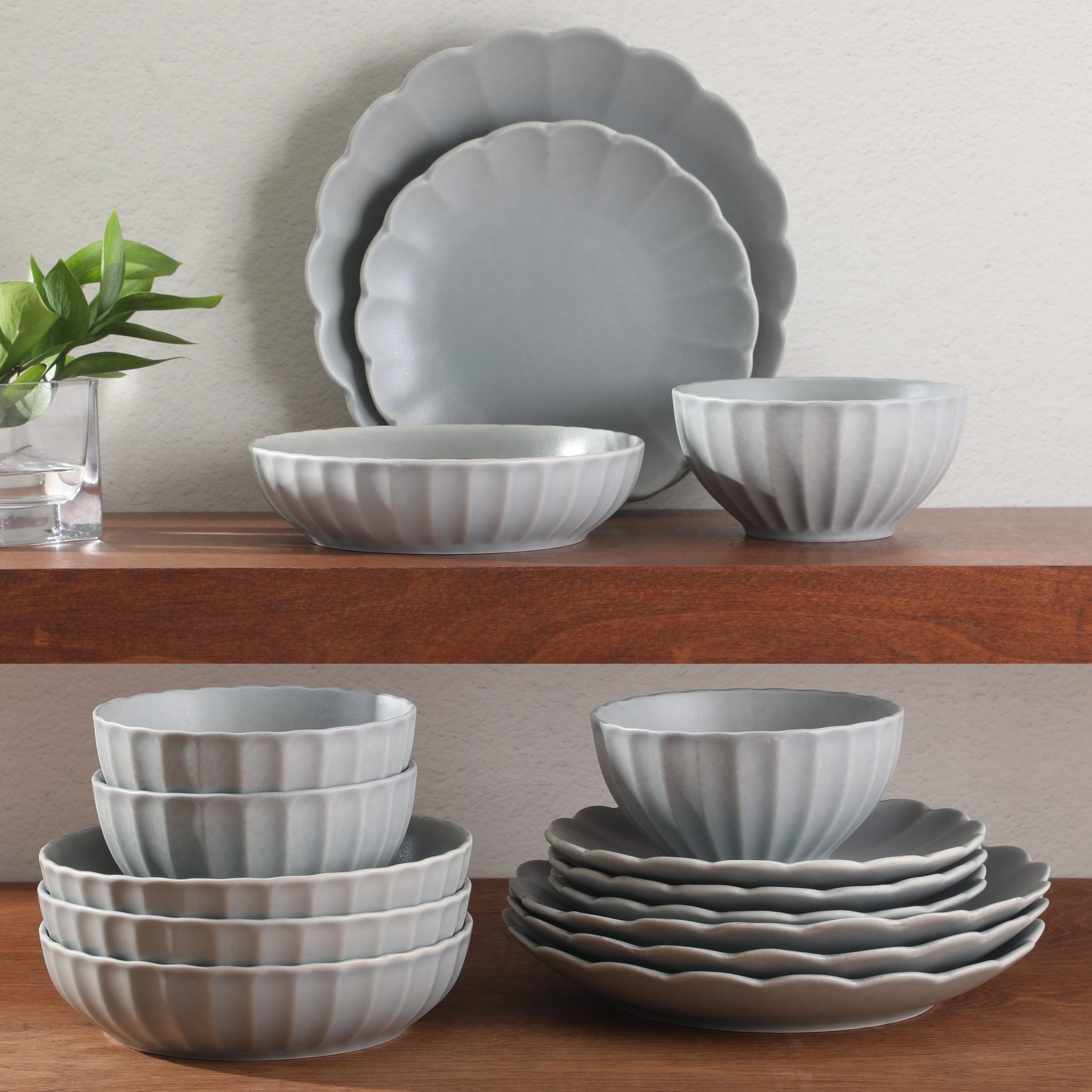Gibson Elite Malibu Shore 16 Piece Scallop Stoneware Reactive Glaze (Service for 4) Ceramic Plates and Bowls Dinnerware Set - Image 6