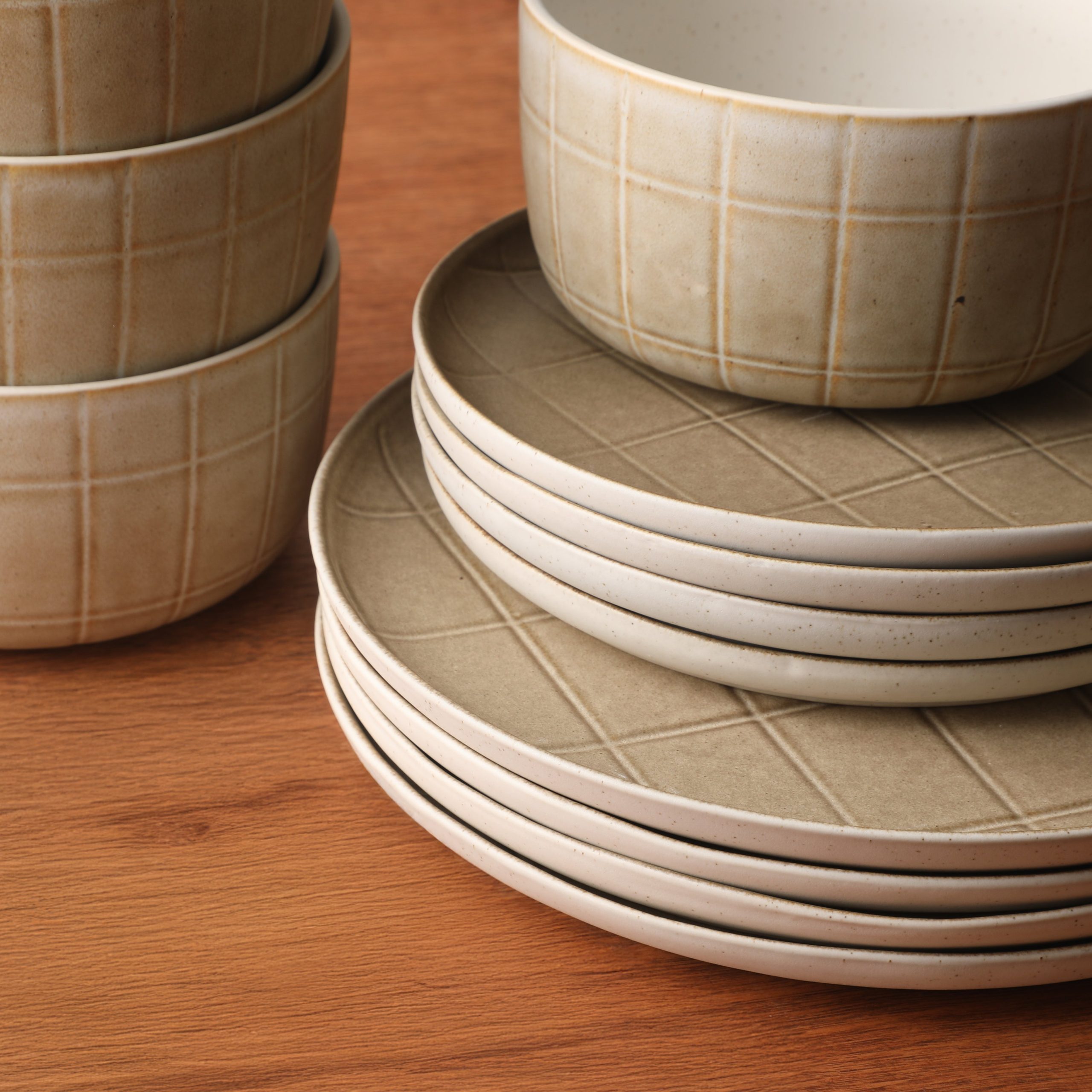 Gisbon Elite Butterwick 12 Piece Plates and Bowls Stoneware Dinnerware Set - Reactive Glaze Patterned Dishes - Microwave and Dishwasher Safe - Image 3