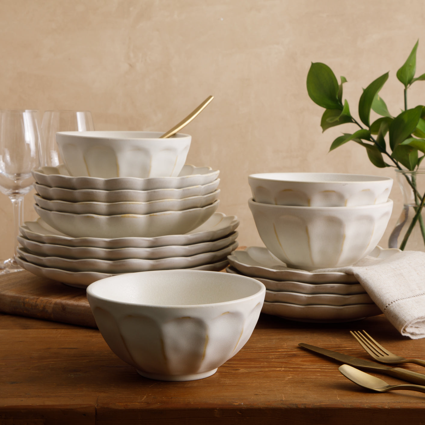 Bloomhouse - 2 Time Oprah's Favorite Things - Yuelu Bloom Dinnerware Set - Scallop Embossed 16 Piece (Service for 4) Plates and Bowls Set - Jasmine White - Image 3