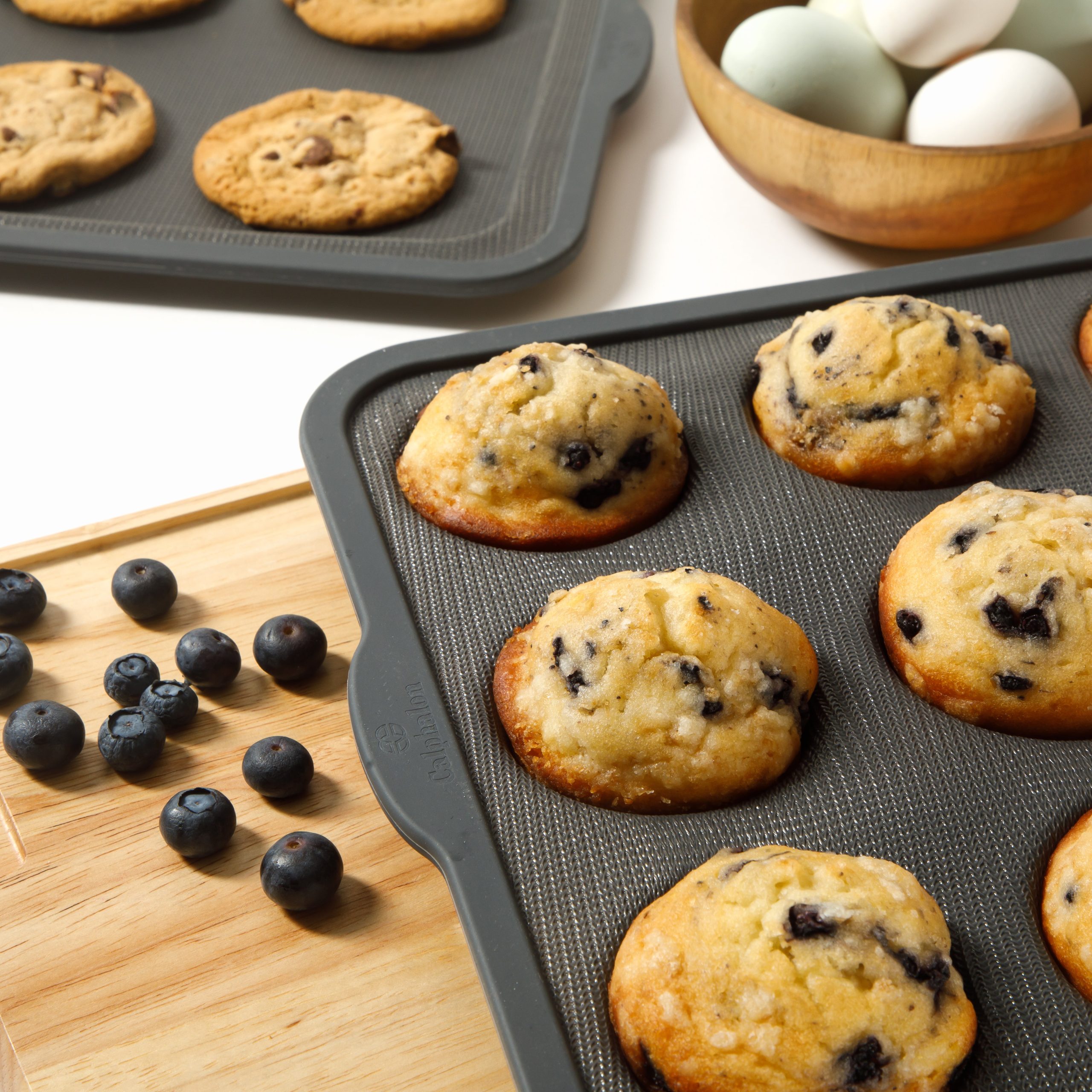 Calphalon Omni Exclusive Technology Fiber Glass Silicone Gel 6 Piece Ultra Air Flow Bakeware Set - Image 3