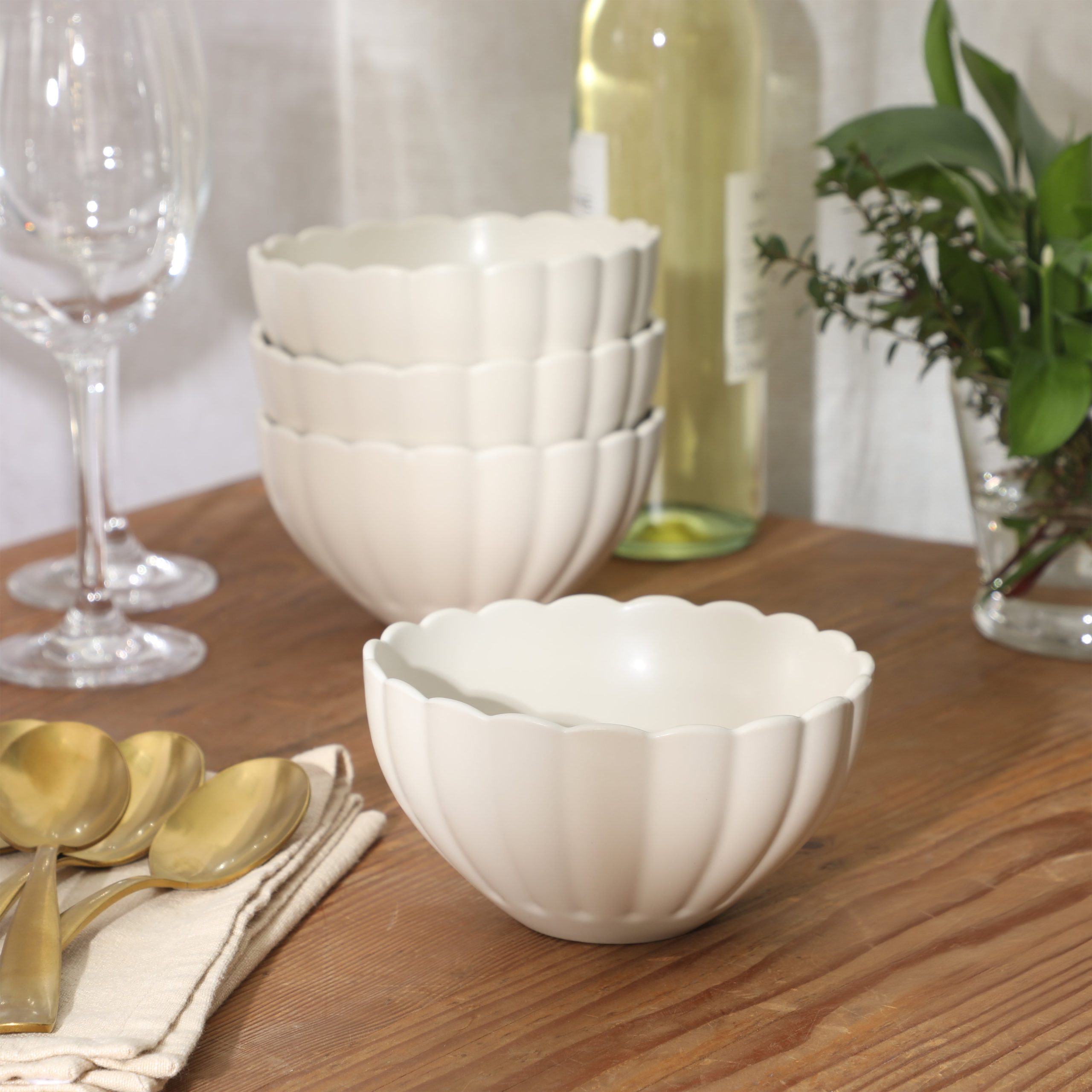 Gibson Elite Bistro Fleur Stoneware Cereal Bowls Set of 4, 5.5-Inch Scalloped Bowls, Fluted Kitchen Bowls for Cereal, Soup, Salad - Image 2