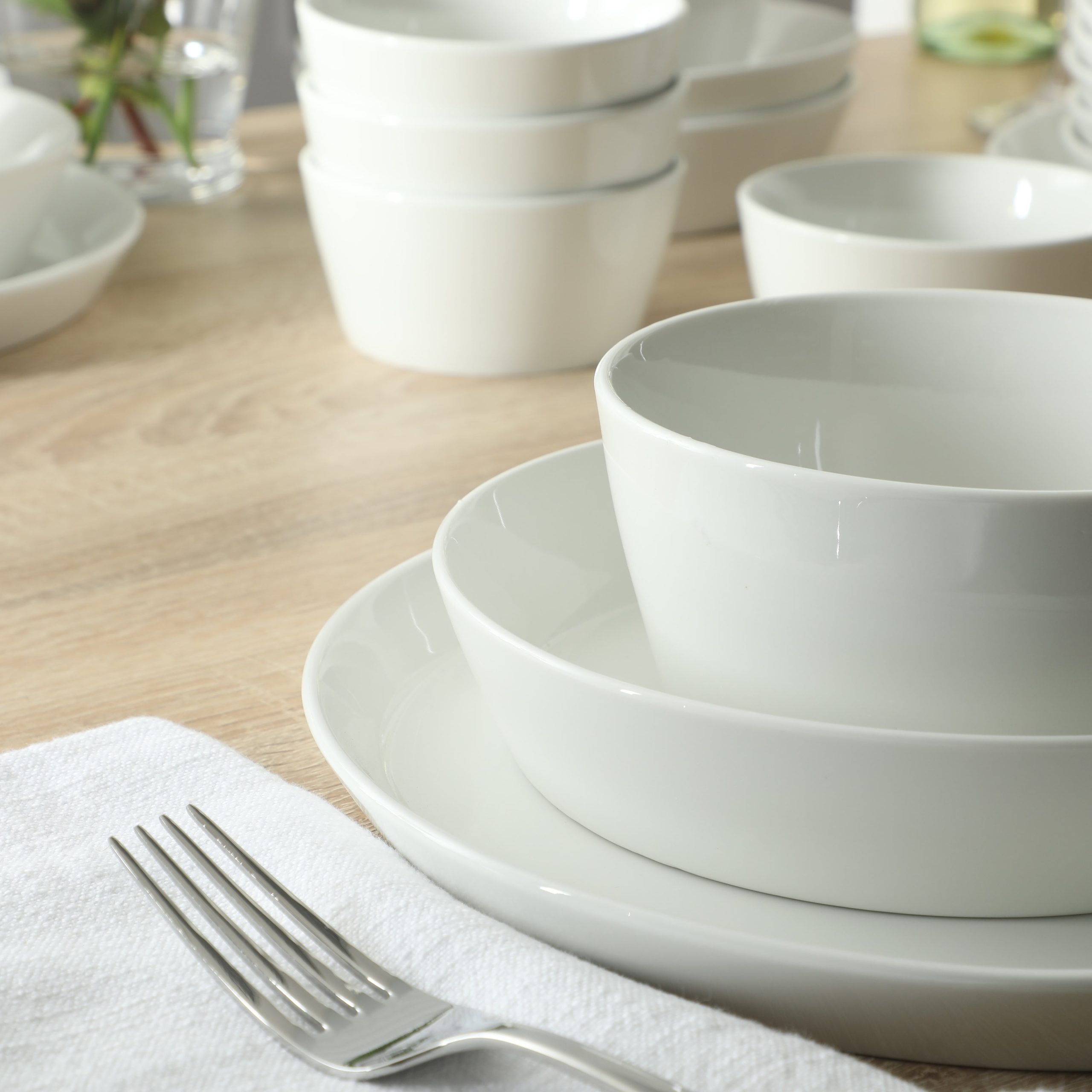 Martha Stewart Plates and Bowls Sets, 30-Piece Porcelain Dinnerware Set for 6, Dinner Plates, Dessert Plates, Pasta Bowls, Cereal & Fruit Bowls - Image 4