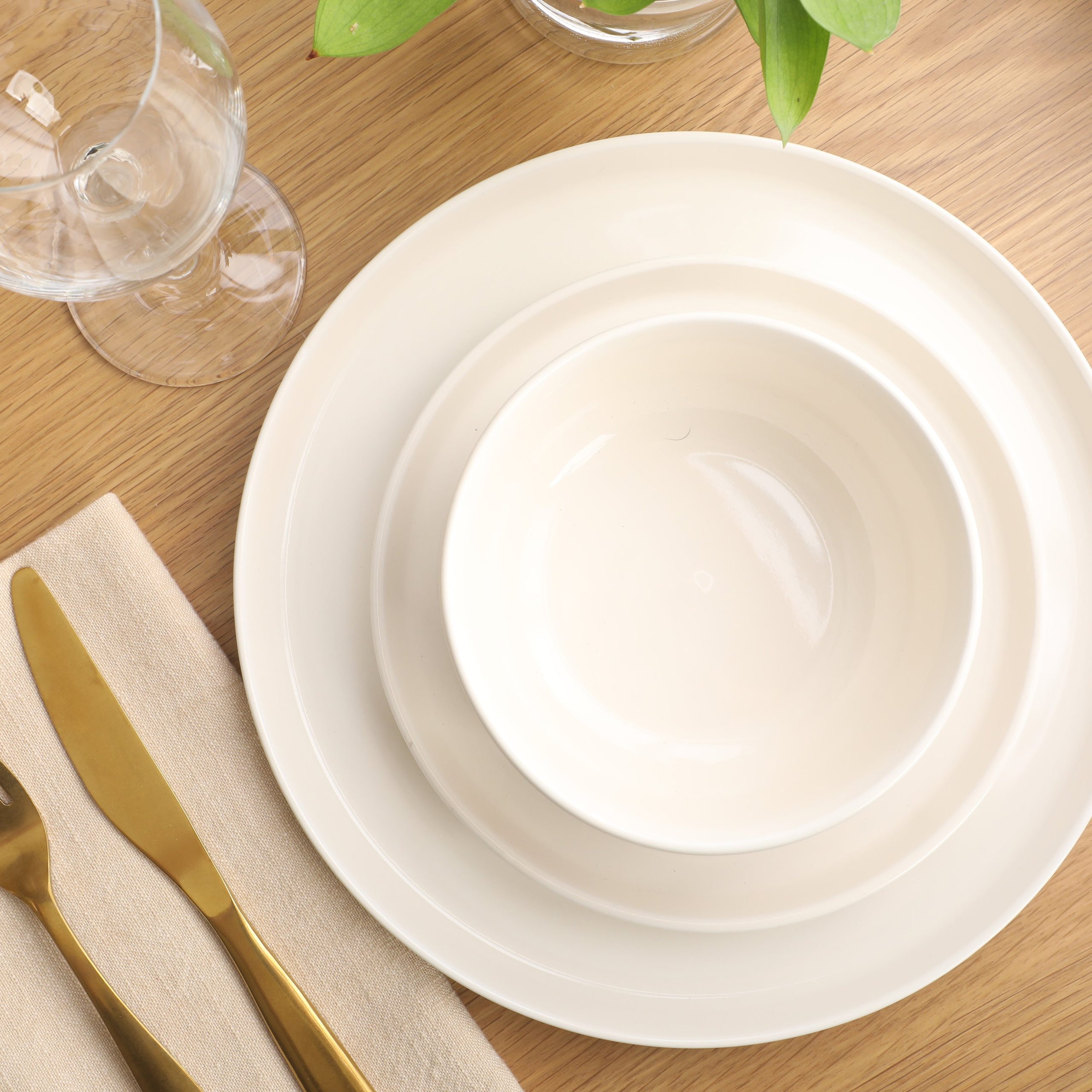 Gibson Home Serenity 16 Piece Modern Porcelain Dinnerware Set for 4, Plates and Bowls Set, Dinner Plates, Salad Plates, Cereal Bowls - Image 6