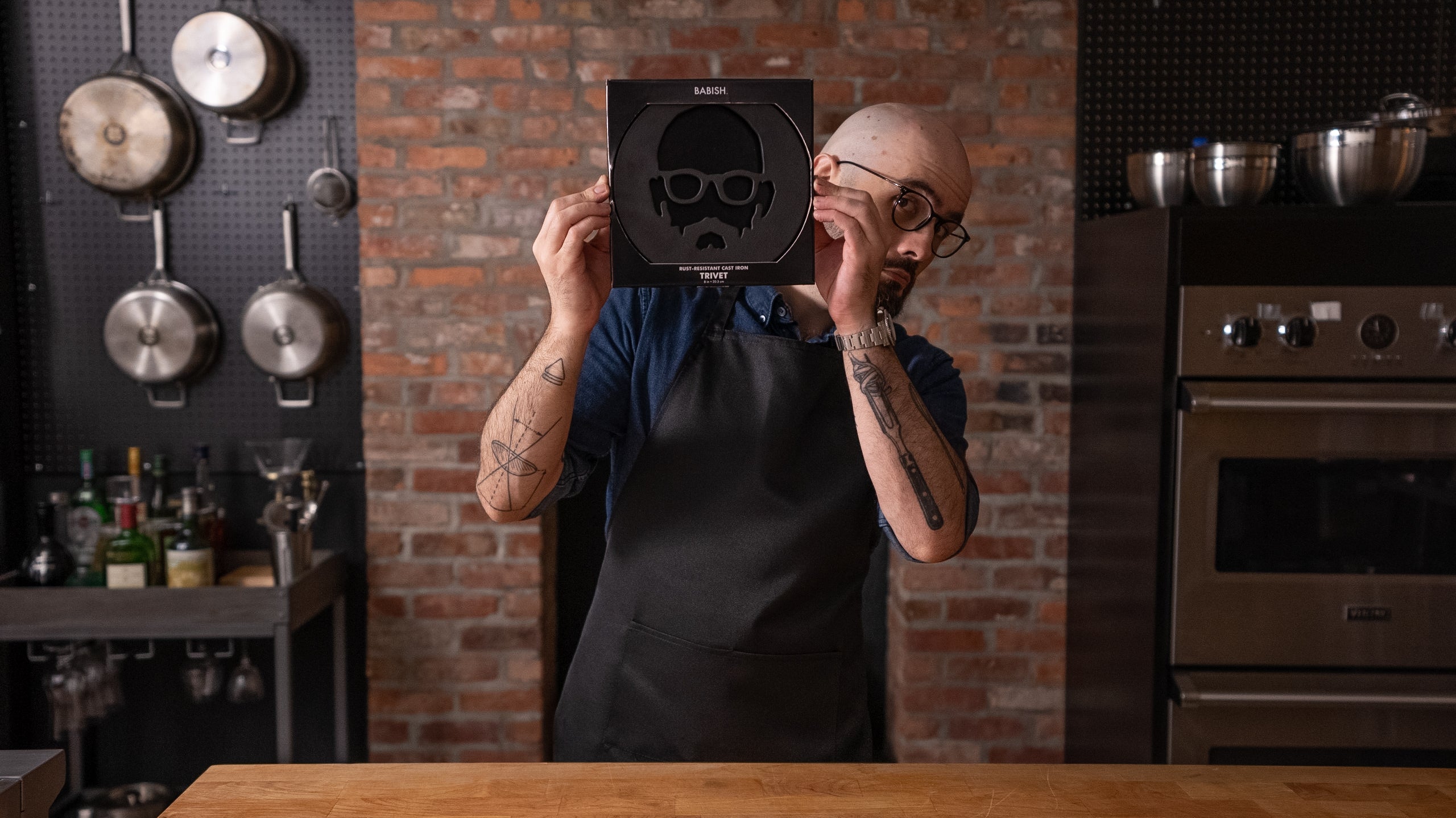 Babish Cast Iron 8-Inch Preseasoned Face Trivet - Image 2